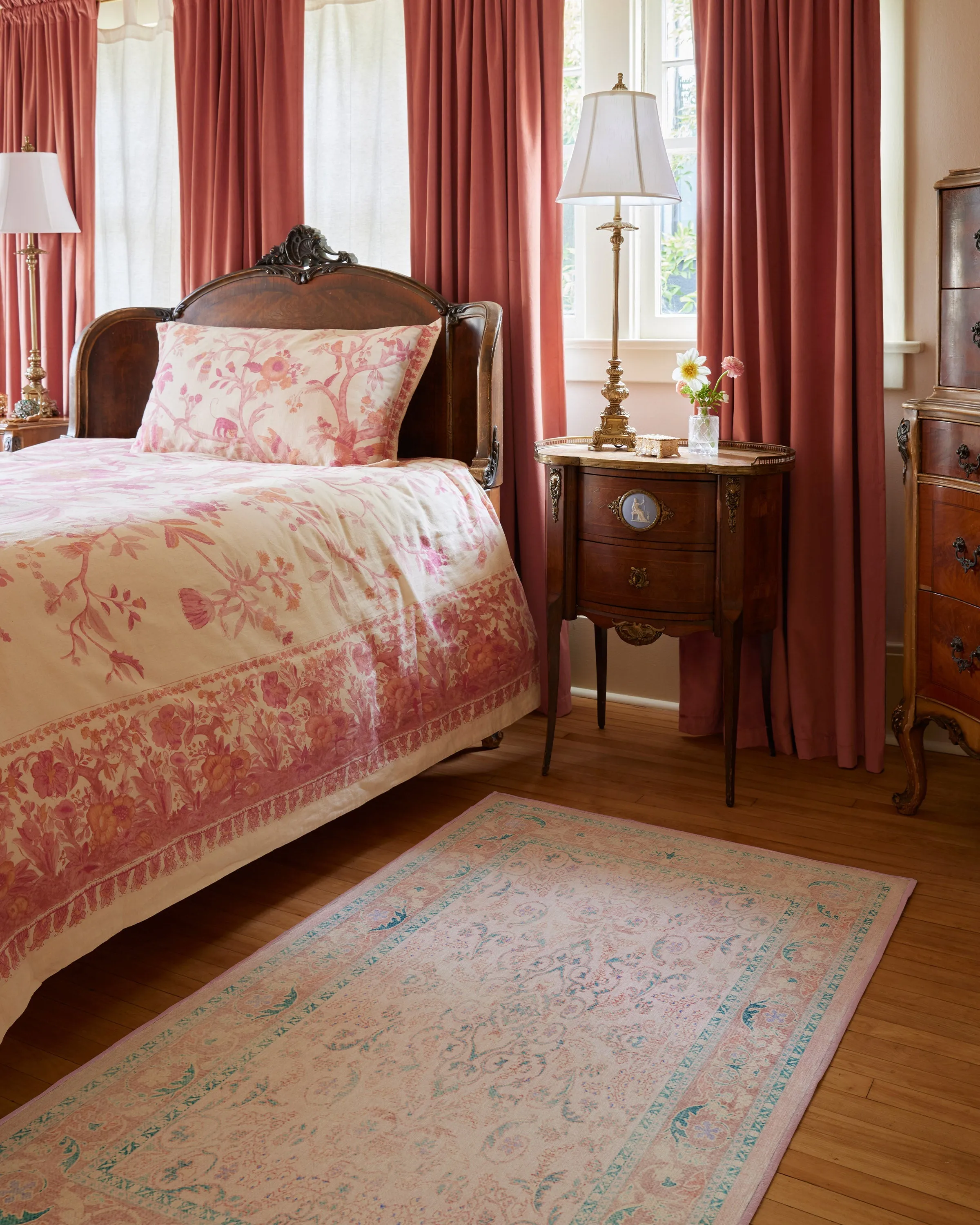 Bridgerton Fit For A Queen Soft Rose Rug