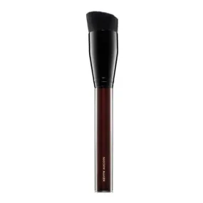 Kevyn Aucoin - The Angled Foundation Brush